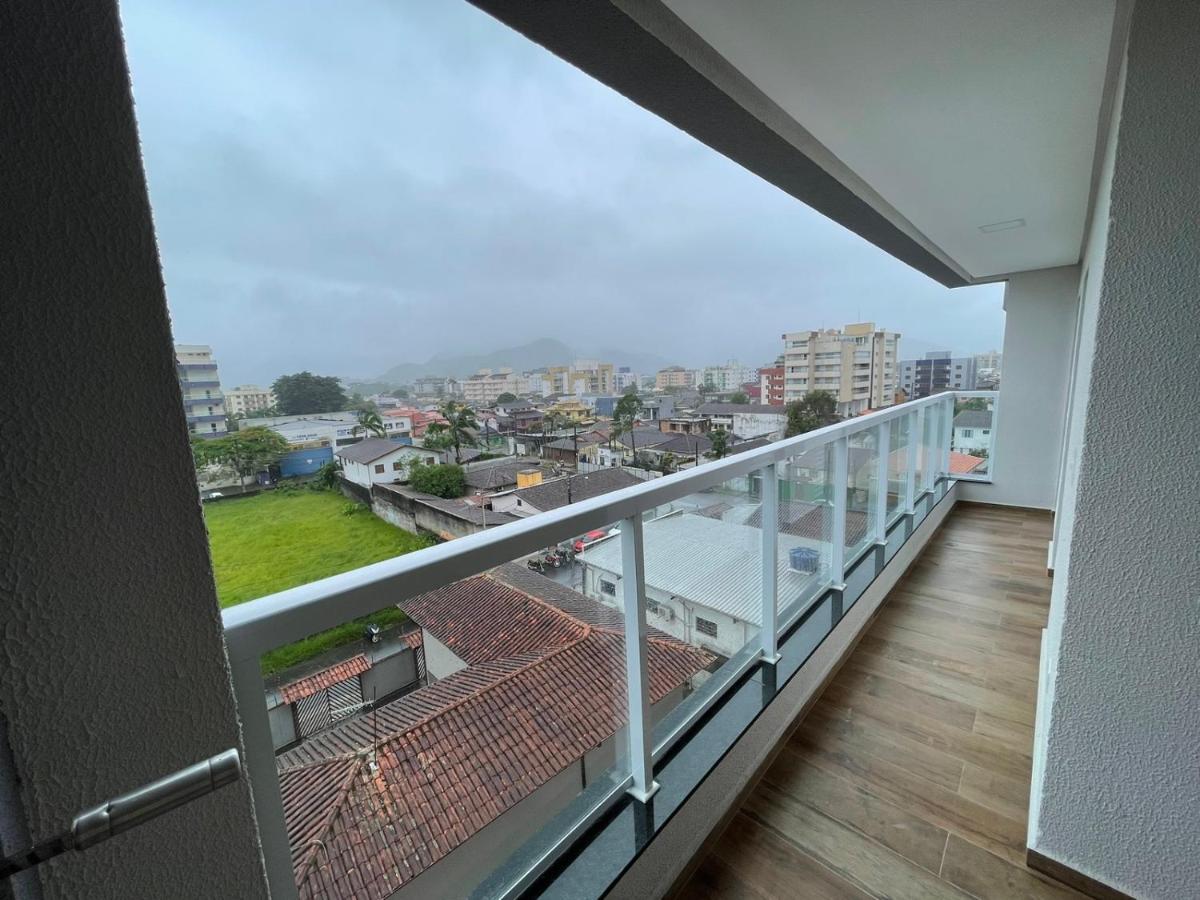 Апартаменти Apartamento Com Piscina No Centro Убатуба Екстер'єр фото