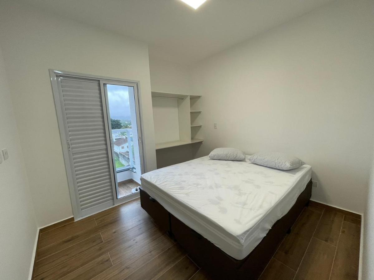 Апартаменти Apartamento Com Piscina No Centro Убатуба Екстер'єр фото