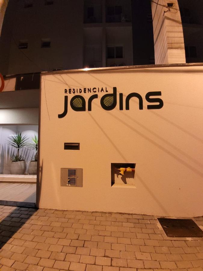 Апартаменти Apartamento Com Piscina No Centro Убатуба Екстер'єр фото