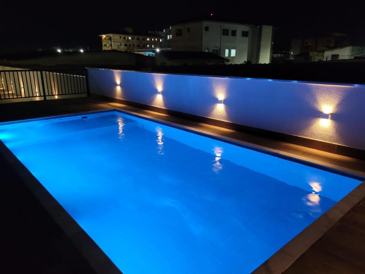 Апартаменти Apartamento Com Piscina No Centro Убатуба Екстер'єр фото