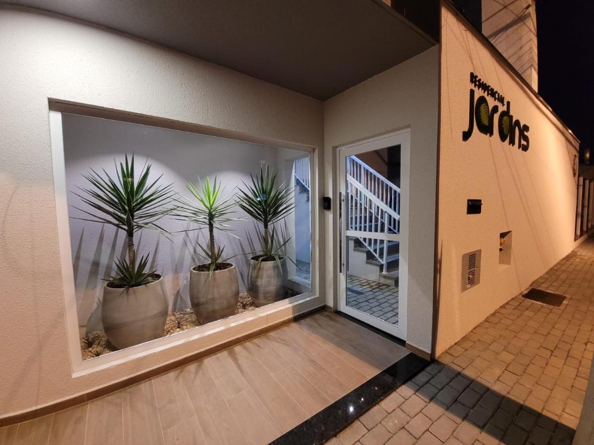 Апартаменти Apartamento Com Piscina No Centro Убатуба Екстер'єр фото
