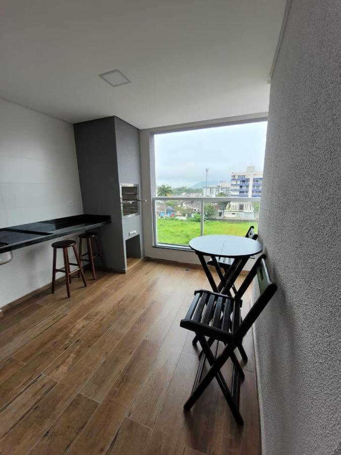 Апартаменти Apartamento Com Piscina No Centro Убатуба Екстер'єр фото